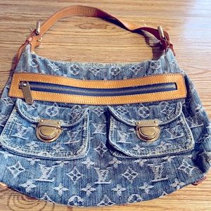 Denim Monogram Louis Vuitton shoulder bag , used in excellent condition, blue.